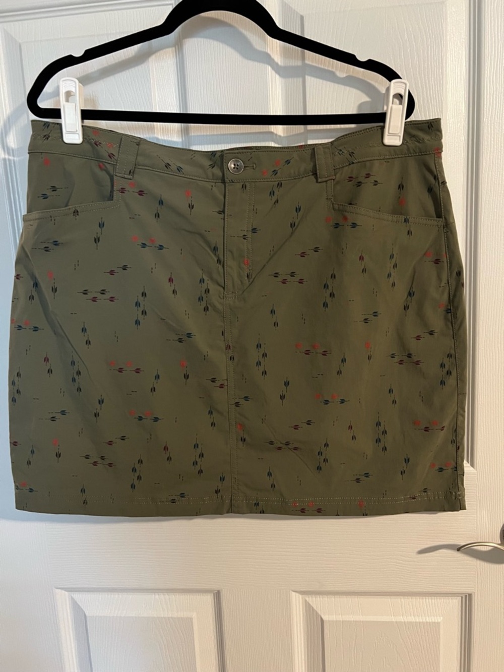 Eddie Bauer Olive Mini Skirt with Tiny Navy & Red Print